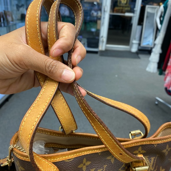 Louis Vuitton monogram bucket bag with pouch - Picture 8 of 12
